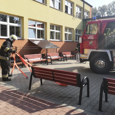 Ewakuacja Szkoły Podstawowej w Bełku