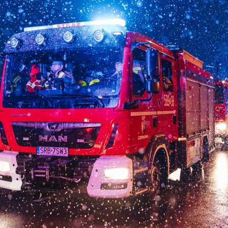 Przywitanie nowego wozu strażackiego OSP Książenice