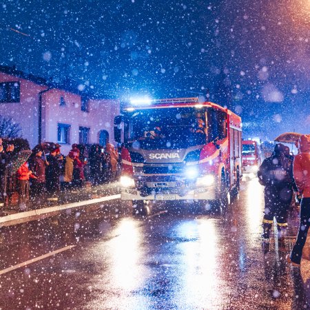 Przywitanie nowego wozu strażackiego OSP Książenice