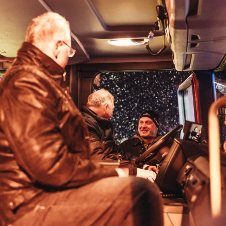 Przywitanie nowego wozu strażackiego OSP Książenice