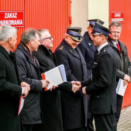 Uroczystość przekazania i poświęcenia nowego wozu strażackiego - 10 grudnia 2016
