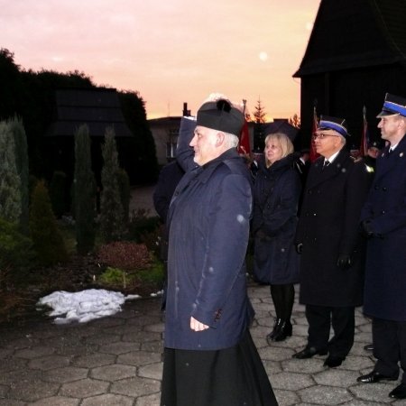 Uroczystość przekazania i poświęcenia nowego wozu strażackiego - 10 grudnia 2016
