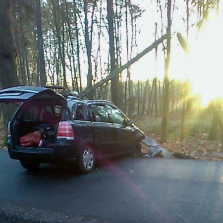 Wypadek samochodu osobowego